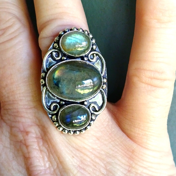 New Labradorite 925 Silver Ring. - Picture 2 of 15